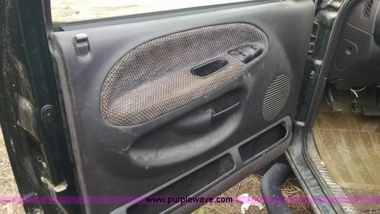 image for item F8432 1998 Dodge Ram 1500 Quad Cab pickup truck