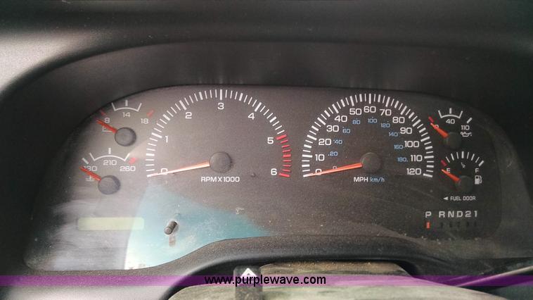 image for item F8432 1998 Dodge Ram 1500 Quad Cab pickup truck