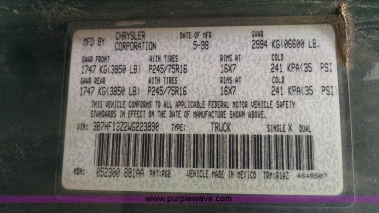 image for item F8432 1998 Dodge Ram 1500 Quad Cab pickup truck