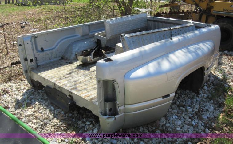 image for item F8444 Dodge Ram 3500 pickup truck bed
