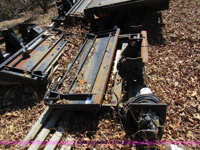 image for item F8450 6'W end gate lift