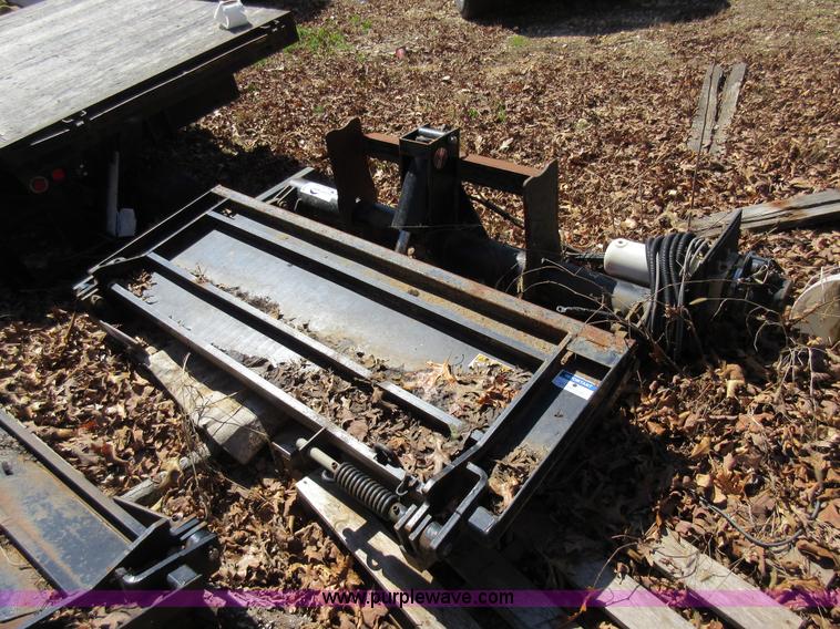 image for item F8450 6'W end gate lift