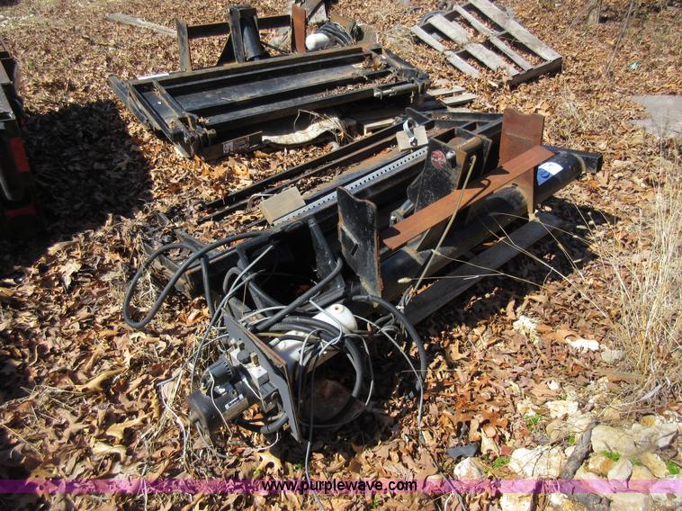 image for item F8451 6'W end gate lift