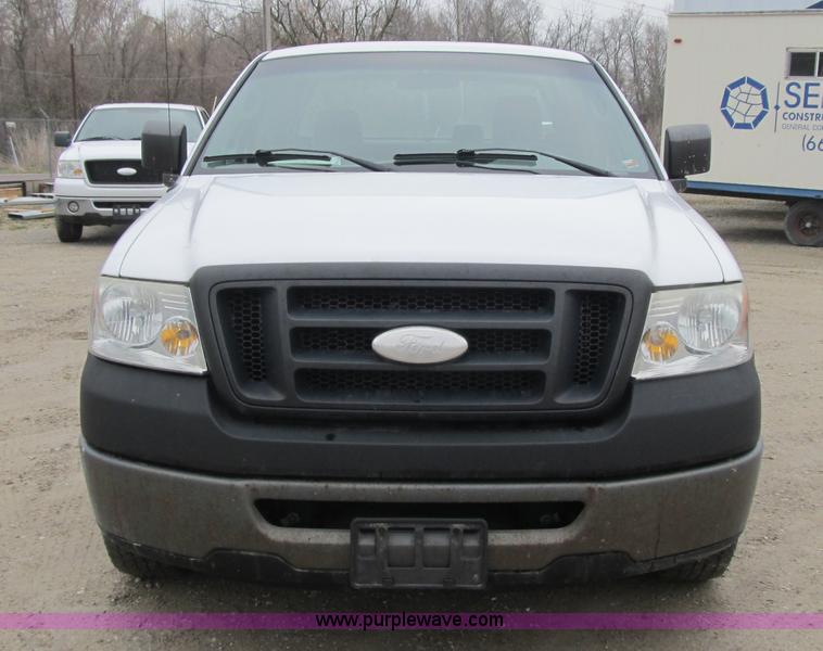 image for item F8996 2006 Ford F150 XL SuperCab pickup truck