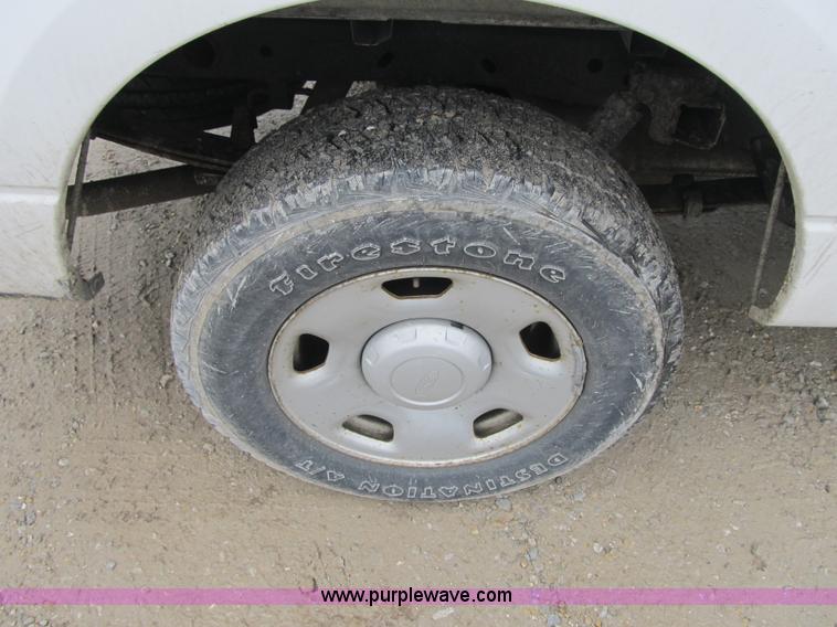 image for item F8996 2006 Ford F150 XL SuperCab pickup truck