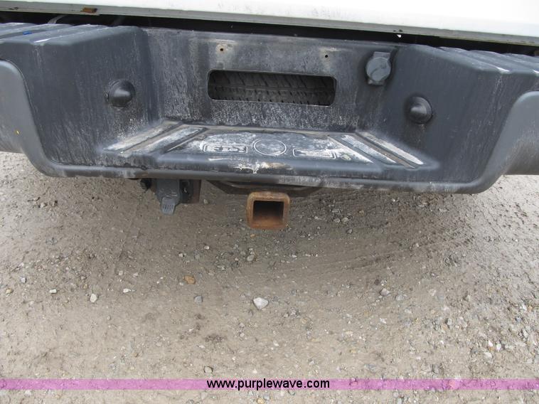 image for item F8996 2006 Ford F150 XL SuperCab pickup truck
