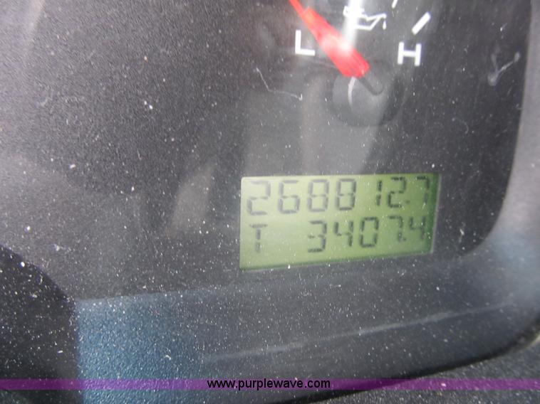 image for item F8996 2006 Ford F150 XL SuperCab pickup truck