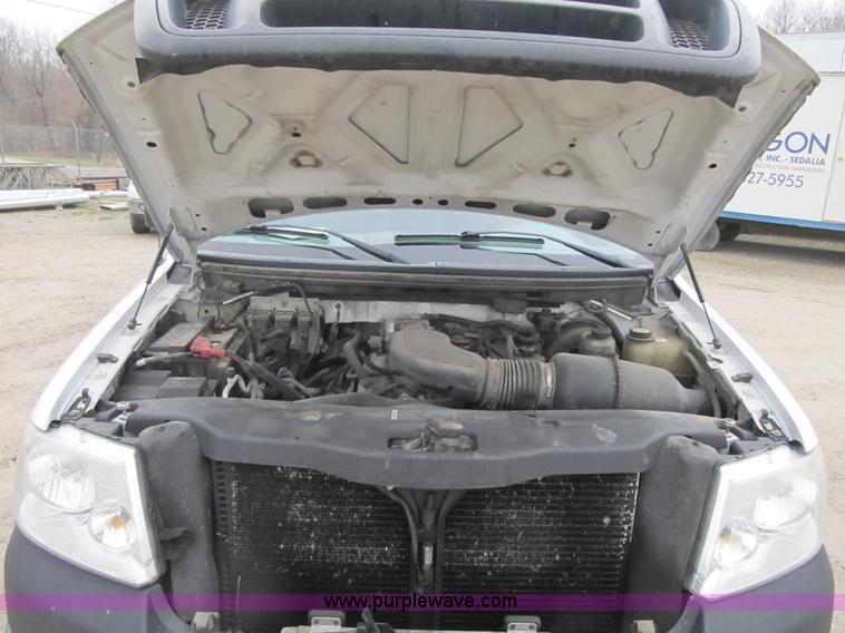 image for item F8996 2006 Ford F150 XL SuperCab pickup truck