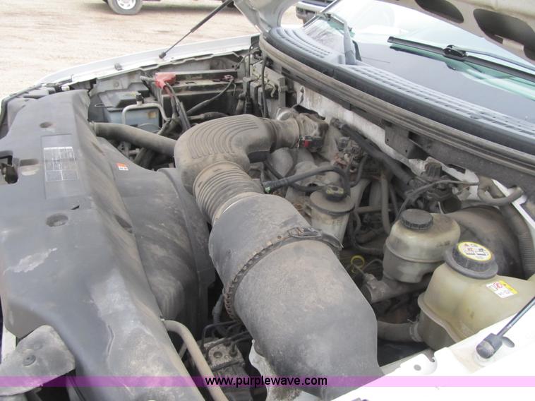 image for item F8996 2006 Ford F150 XL SuperCab pickup truck