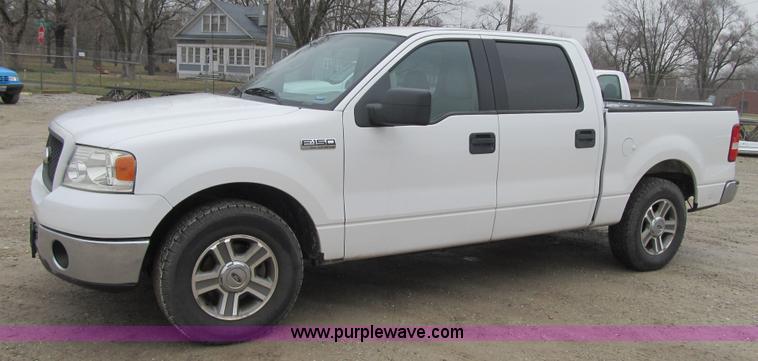image for item F8997 2006 Ford F150 SuperCrew pickup truck