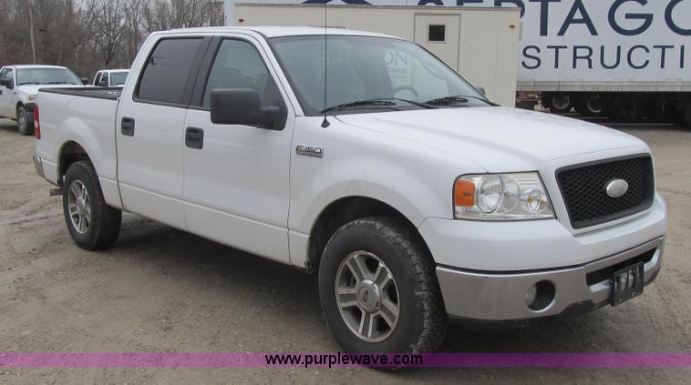 image for item F8997 2006 Ford F150 SuperCrew pickup truck