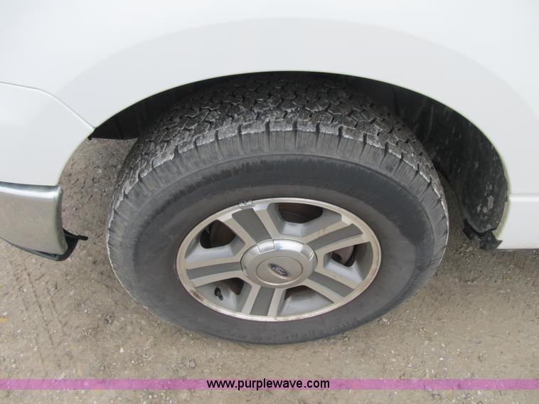 image for item F8997 2006 Ford F150 SuperCrew pickup truck