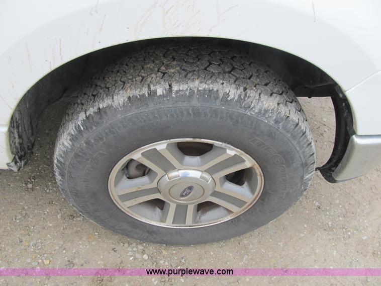 image for item F8997 2006 Ford F150 SuperCrew pickup truck