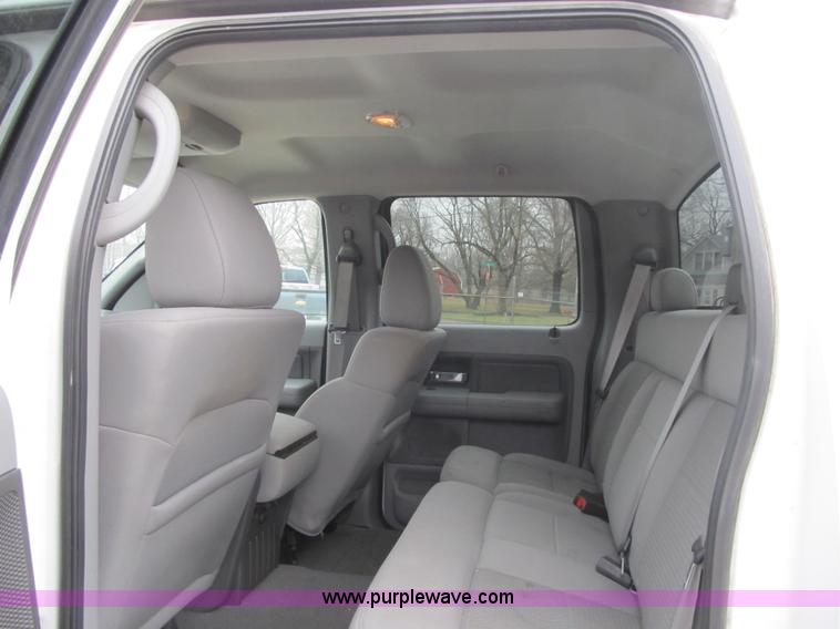 image for item F8997 2006 Ford F150 SuperCrew pickup truck