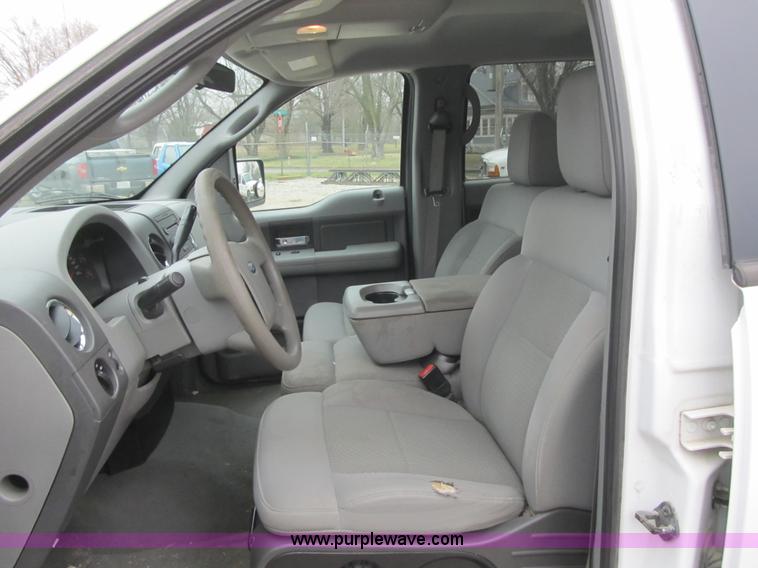 image for item F8997 2006 Ford F150 SuperCrew pickup truck