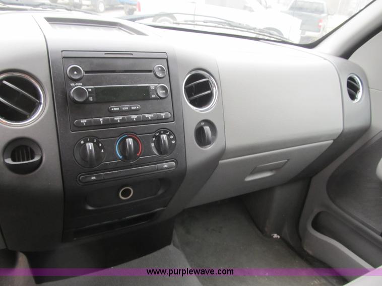 image for item F8997 2006 Ford F150 SuperCrew pickup truck
