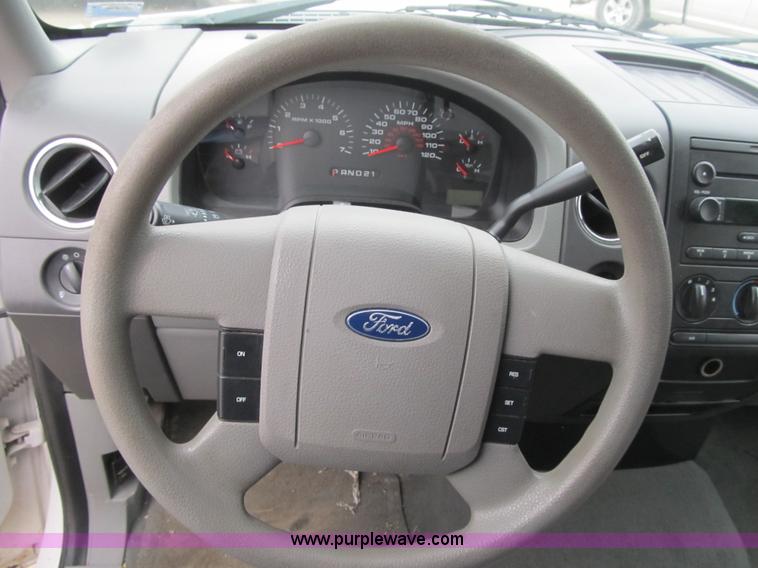 image for item F8997 2006 Ford F150 SuperCrew pickup truck