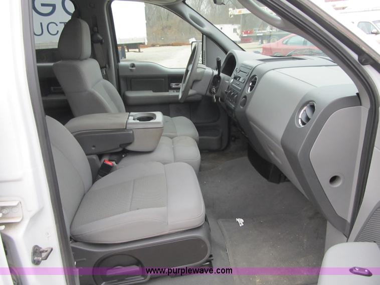 image for item F8997 2006 Ford F150 SuperCrew pickup truck