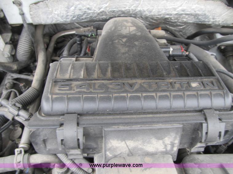 image for item F8997 2006 Ford F150 SuperCrew pickup truck