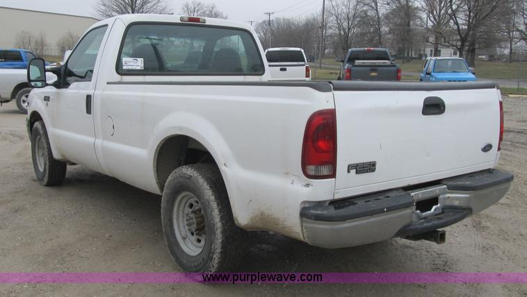 image for item F8998 2000 Ford F250 Super Duty XL pickup truck