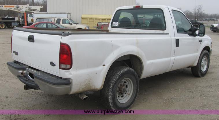 image for item F8998 2000 Ford F250 Super Duty XL pickup truck