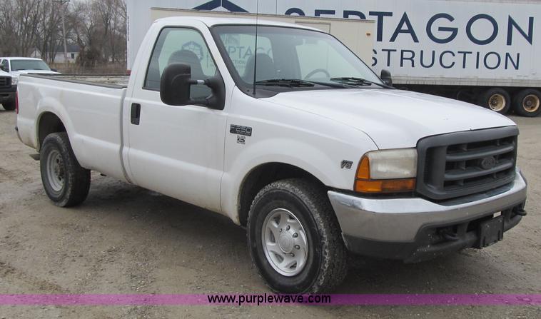 image for item F8998 2000 Ford F250 Super Duty XL pickup truck