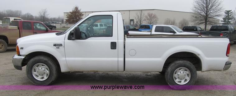 image for item F8999 1999 Ford F250 Super Duty XL pickup truck