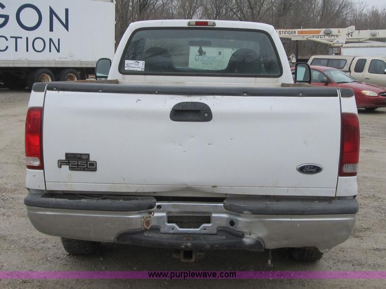 image for item F8999 1999 Ford F250 Super Duty XL pickup truck