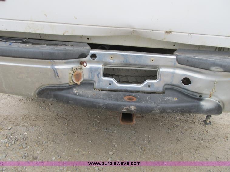 image for item F8999 1999 Ford F250 Super Duty XL pickup truck