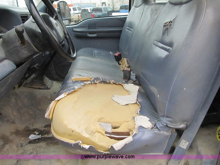 image for item F8999 1999 Ford F250 Super Duty XL pickup truck