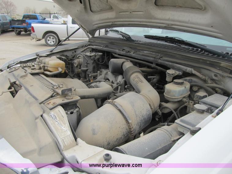 image for item F8999 1999 Ford F250 Super Duty XL pickup truck