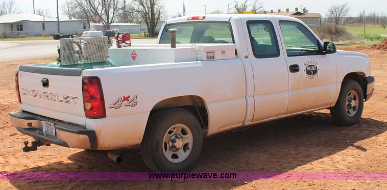 image for item H1562 2003 Chevrolet Silverado 1500 Ext.Cab pickup truck