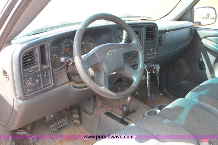 image for item H1562 2003 Chevrolet Silverado 1500 Ext.Cab pickup truck