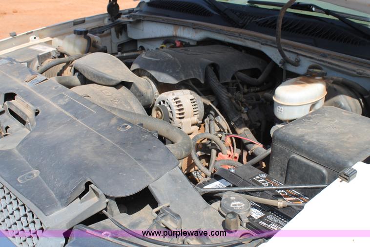 image for item H1562 2003 Chevrolet Silverado 1500 Ext.Cab pickup truck