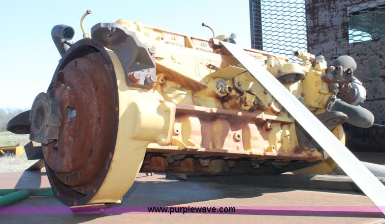 image for item H1566 2001 Chevrolet C8500 truck cab and chassis