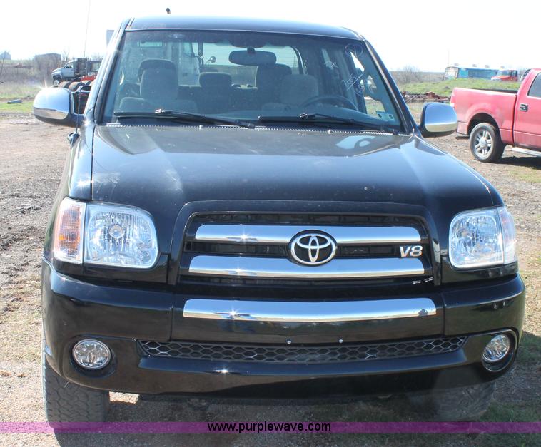 image for item H1568 2005 Toyota Tundra SR5 Double Cab pickup truck