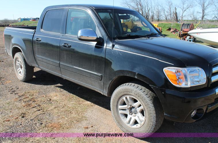 image for item H1568 2005 Toyota Tundra SR5 Double Cab pickup truck