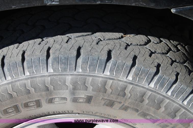 image for item H1568 2005 Toyota Tundra SR5 Double Cab pickup truck