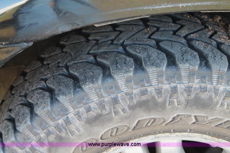 image for item H1568 2005 Toyota Tundra SR5 Double Cab pickup truck