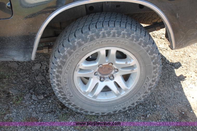 image for item H1568 2005 Toyota Tundra SR5 Double Cab pickup truck