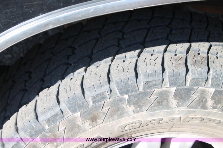 image for item H1568 2005 Toyota Tundra SR5 Double Cab pickup truck