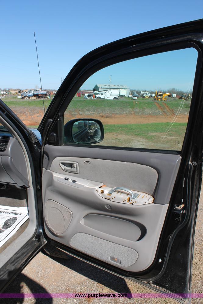 image for item H1568 2005 Toyota Tundra SR5 Double Cab pickup truck