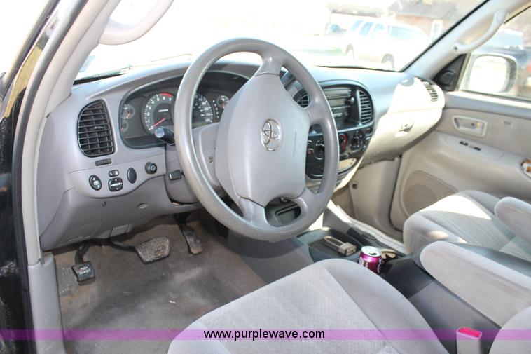 image for item H1568 2005 Toyota Tundra SR5 Double Cab pickup truck