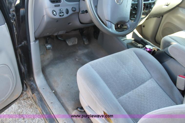 image for item H1568 2005 Toyota Tundra SR5 Double Cab pickup truck