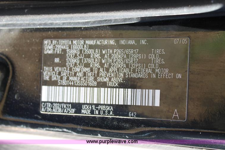 image for item H1568 2005 Toyota Tundra SR5 Double Cab pickup truck