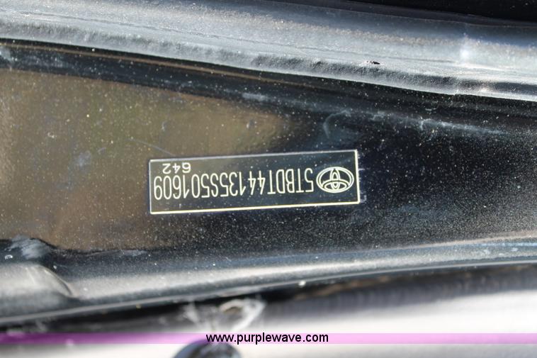 image for item H1568 2005 Toyota Tundra SR5 Double Cab pickup truck