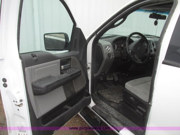 image for item H4700 2007 Ford F150 FX4 SuperCab pickup truck