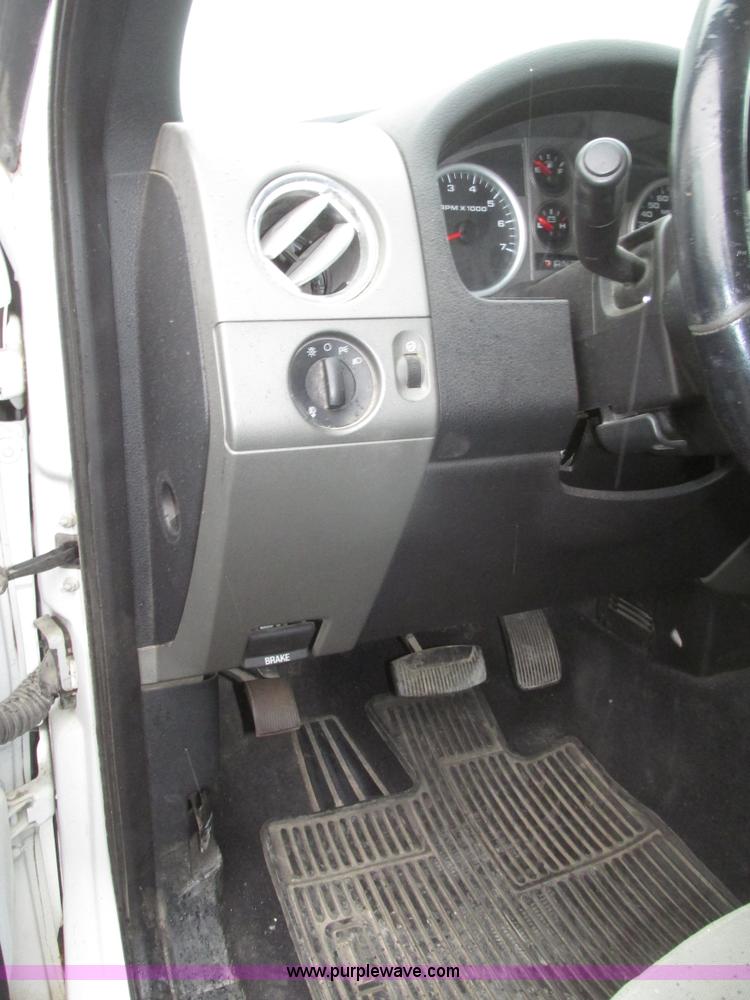 image for item H4700 2007 Ford F150 FX4 SuperCab pickup truck