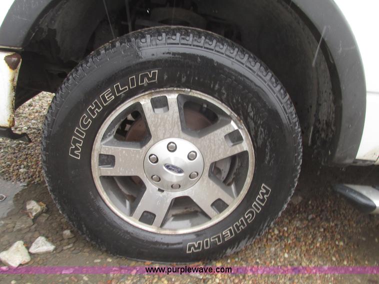 image for item H4700 2007 Ford F150 FX4 SuperCab pickup truck