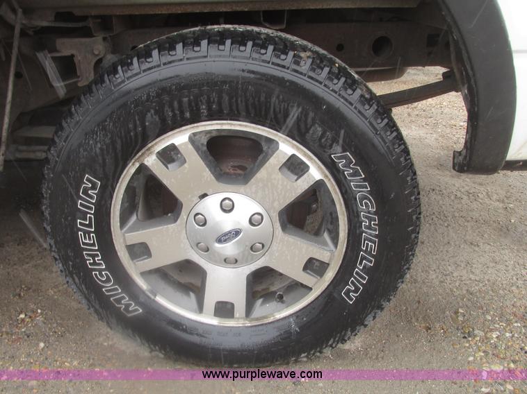 image for item H4700 2007 Ford F150 FX4 SuperCab pickup truck